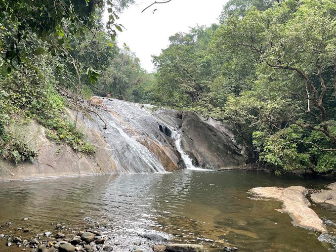 Dhoni Waterfalls